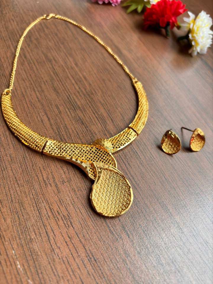 Elite - Gold Plated Necklace Set