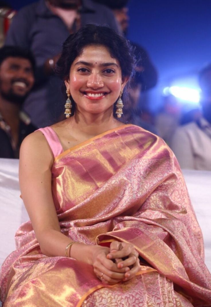 Sai Pallavi Inspired Banarasi Tissue Silk Saree