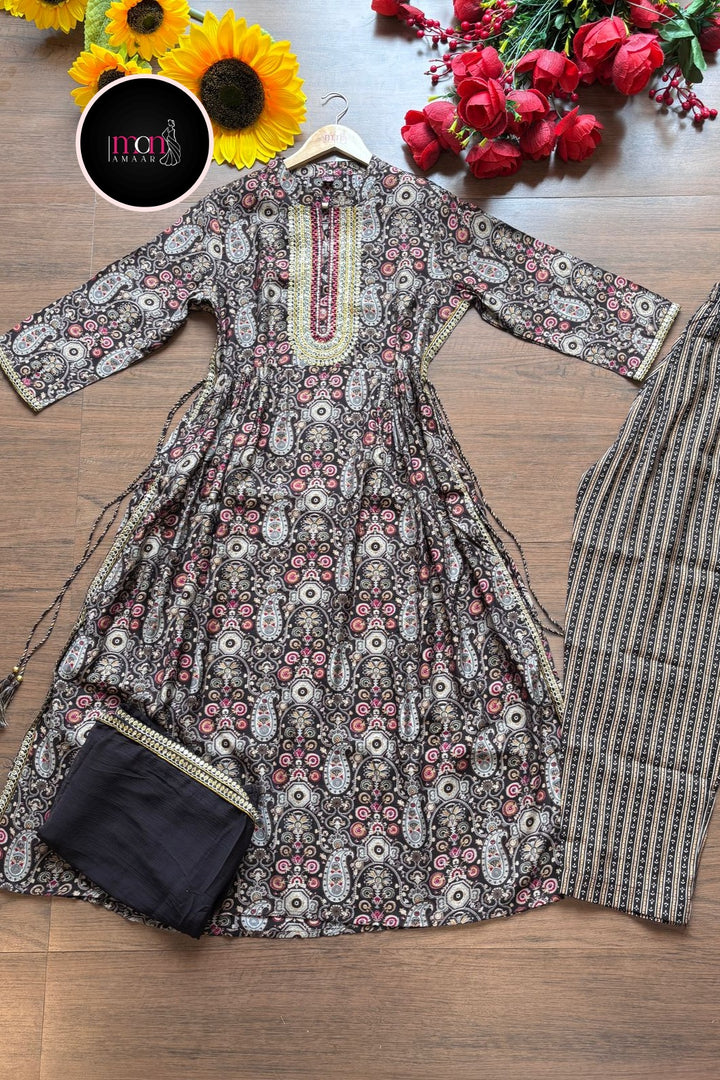 Paisley Fusion Printed Muslin Party Wear Kurti Set