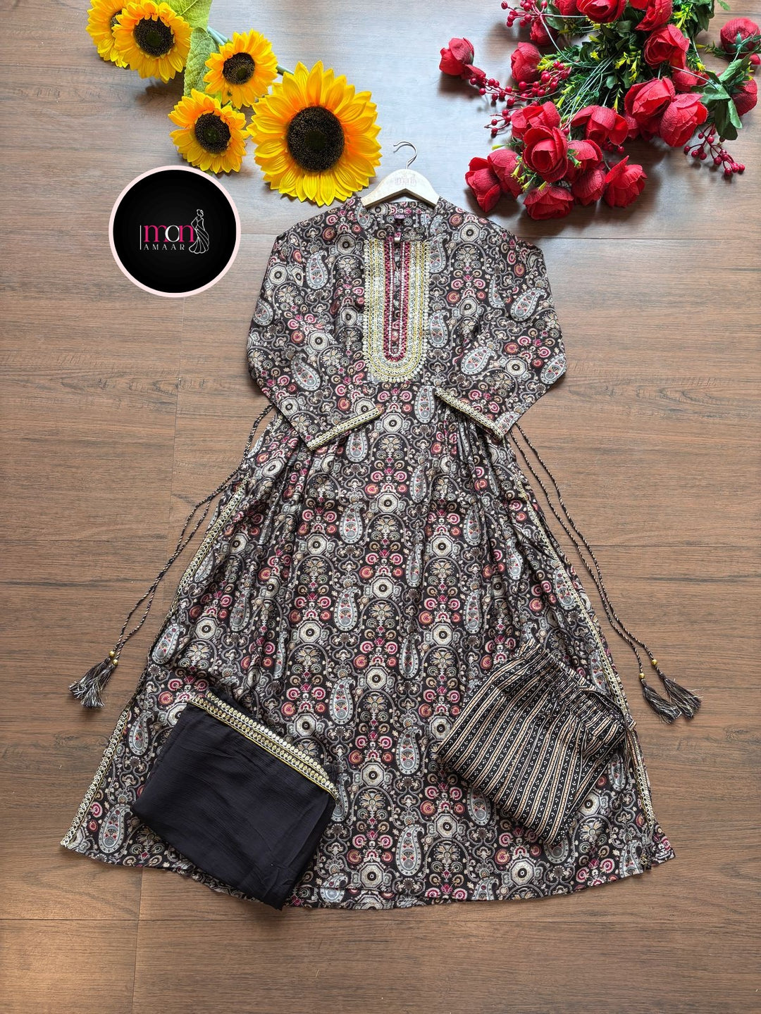 Paisley Fusion Printed Muslin Party Wear Kurti Set
