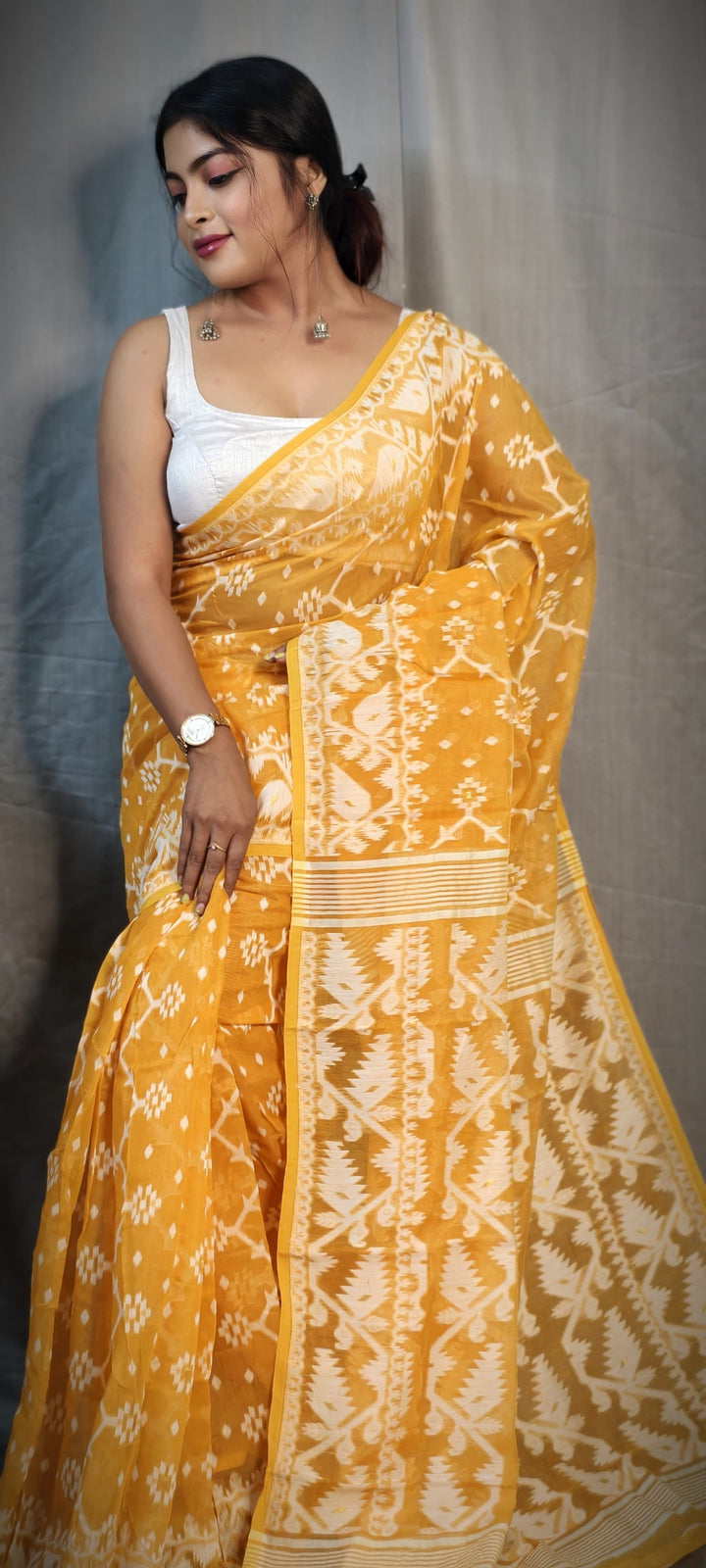 Chitralekha Dhakai Jamdani Saree