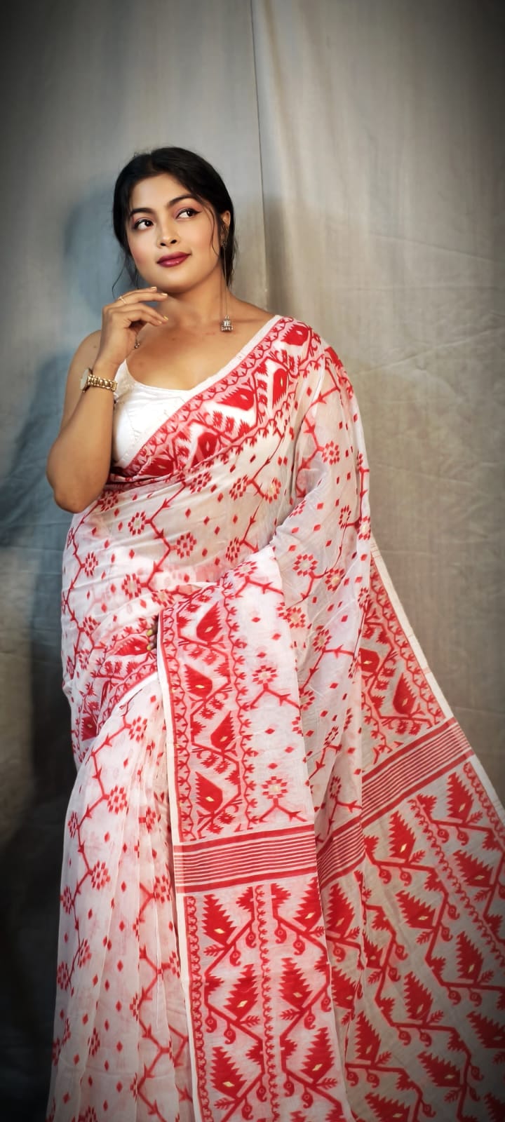 Chitralekha Dhakai Jamdani Saree