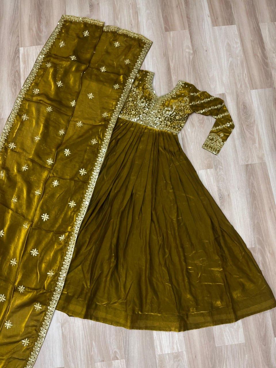Dewdrop Bliss Fancy Silk Gown Set