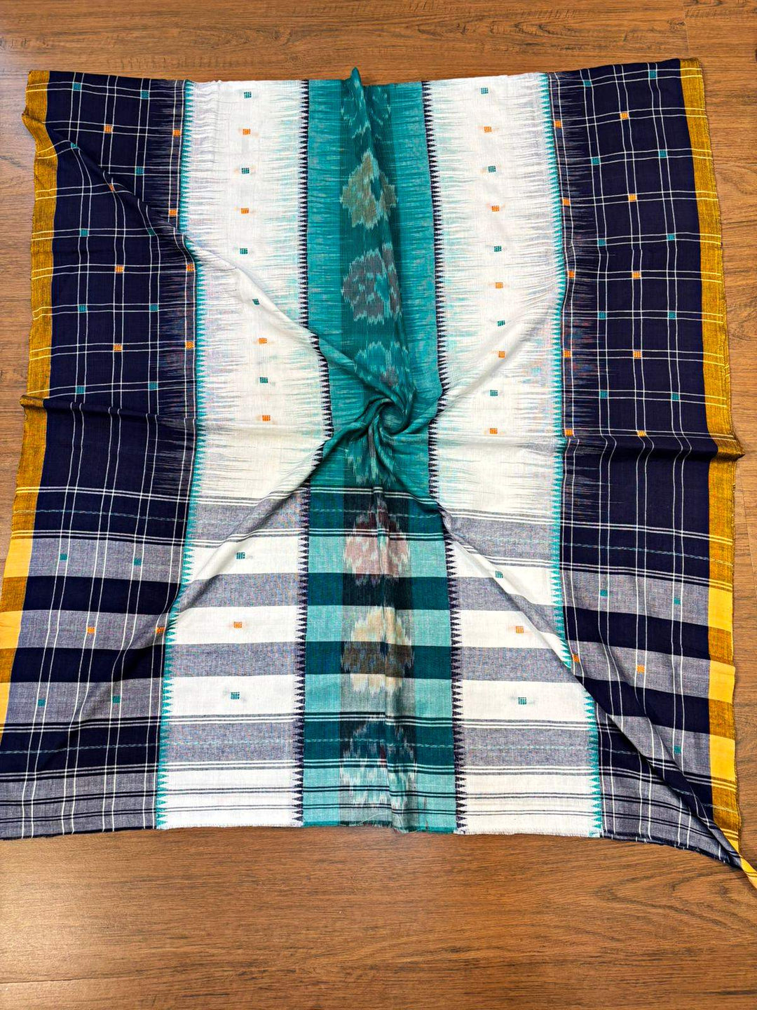 Ikatara - Dhonekhali Cotton Handloom Saree(Prathama)