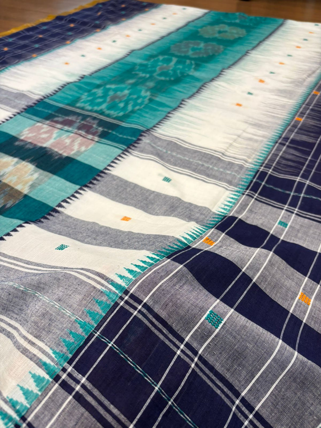 Ikatara - Dhonekhali Cotton Handloom Saree(Prathama)