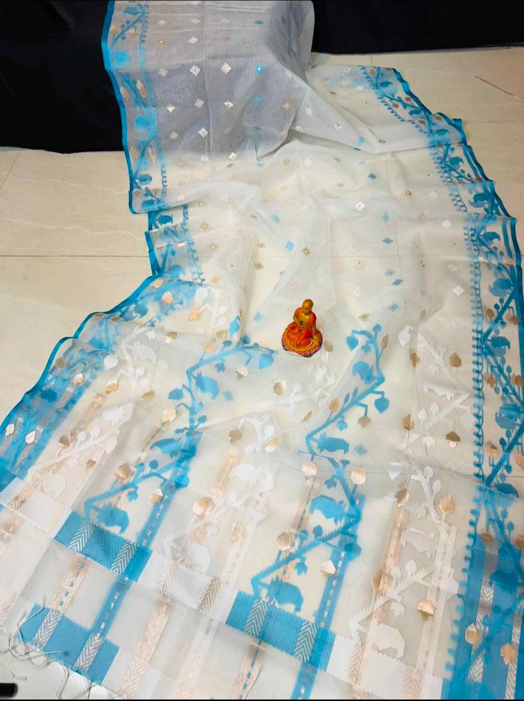 Canvas of Bengal Organza Muslin Jamdani Saree
