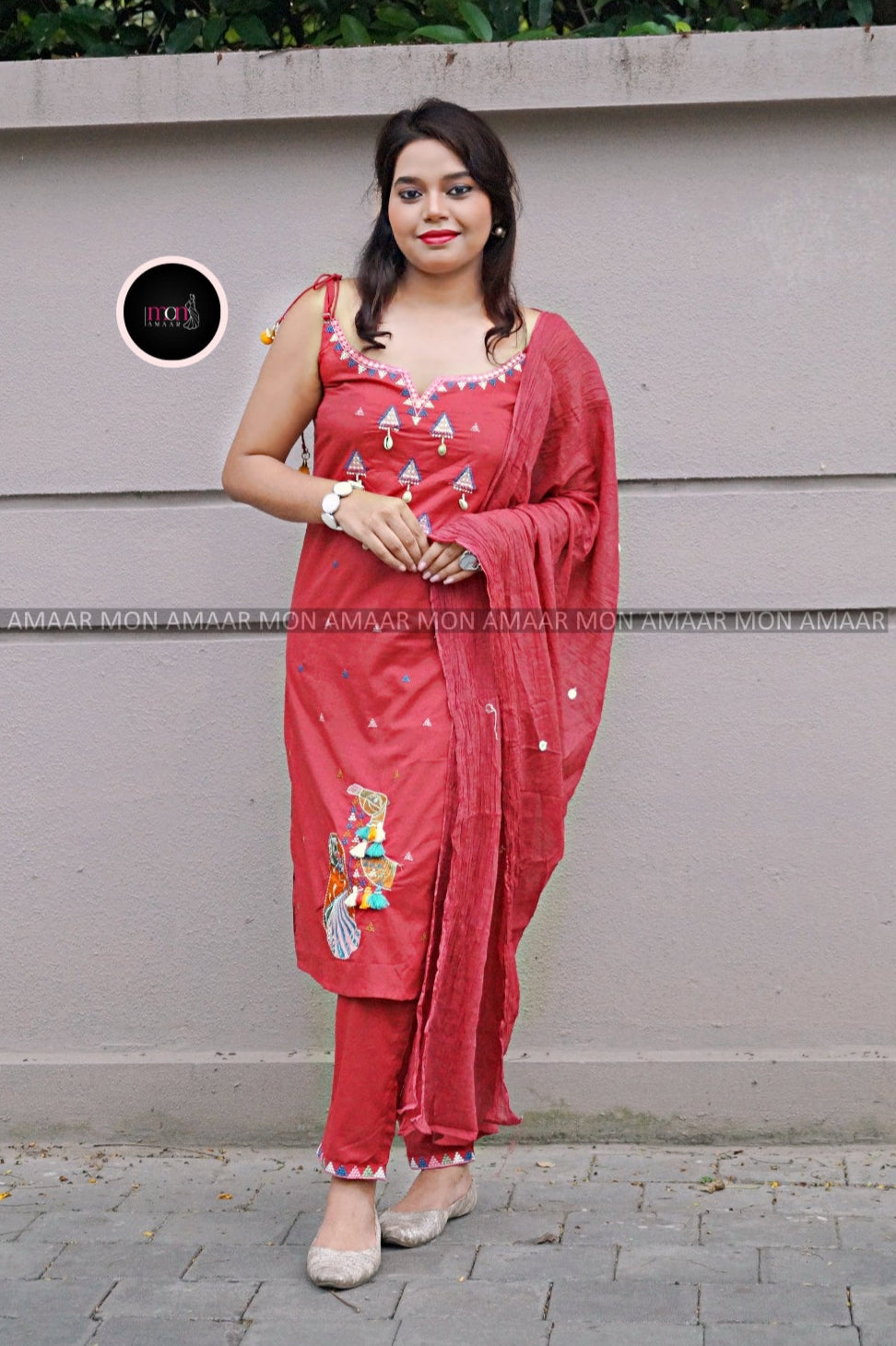 Queenly Aura - New Stylish Cotton Kurti Set
