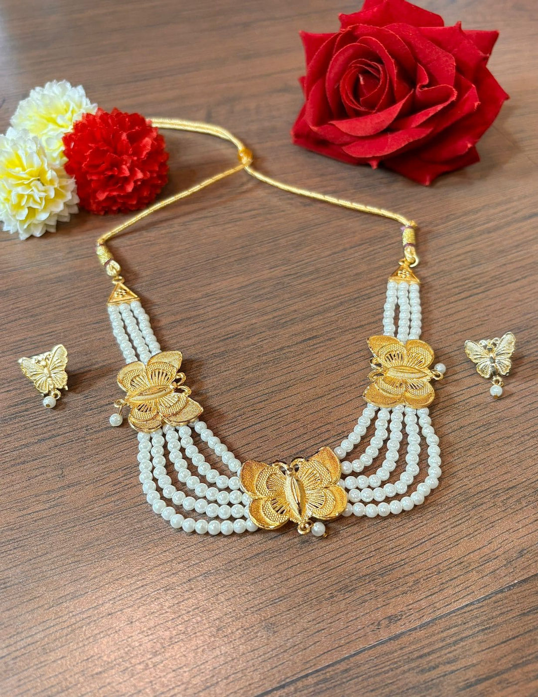 Sunehri Titli-Chocker Necklace set