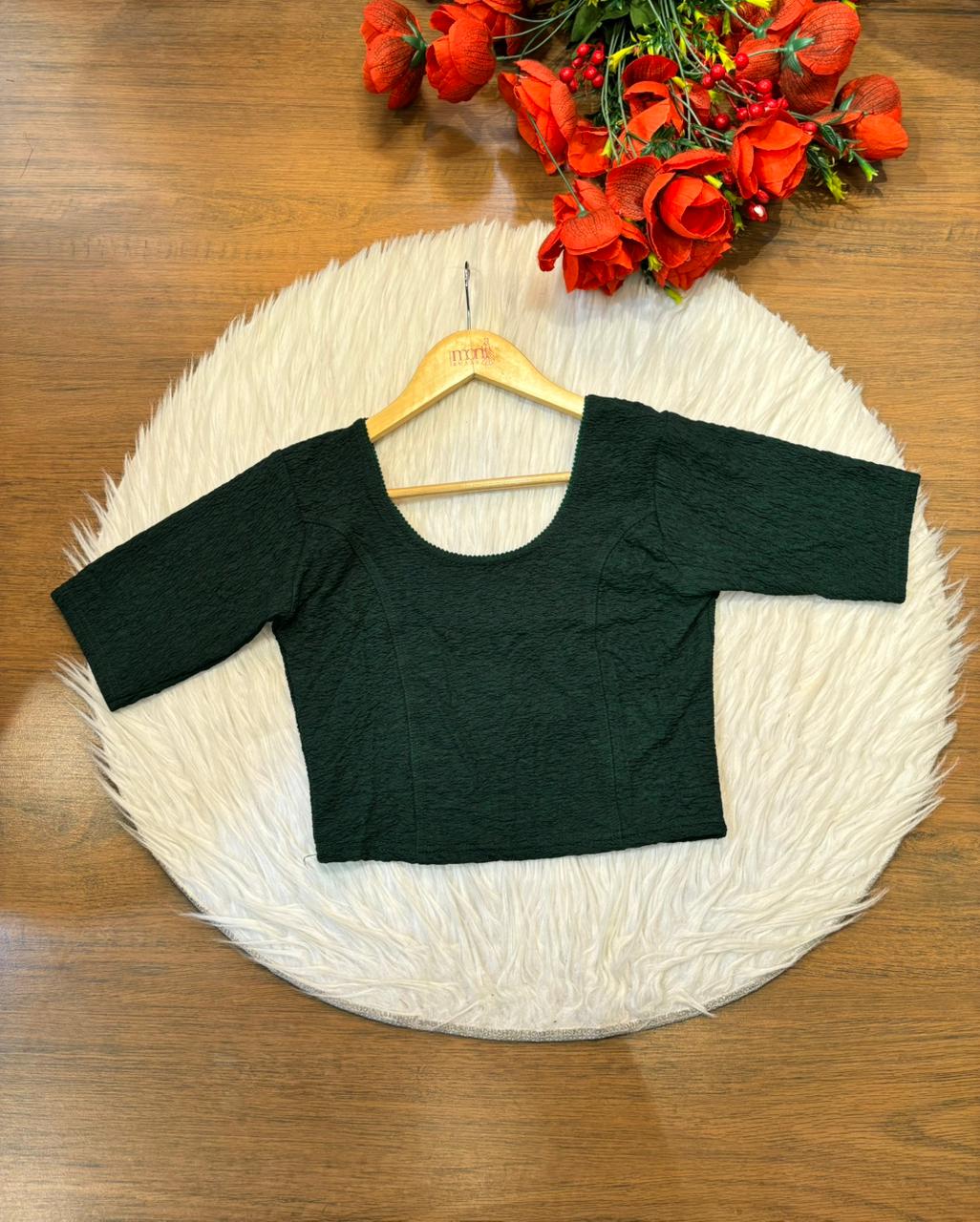 Pure Form-Stretchable Knitted Blouse