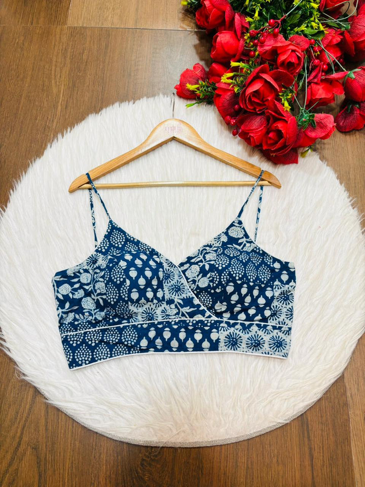 Style In Sunny Days-Noodle Sleeves Blouse