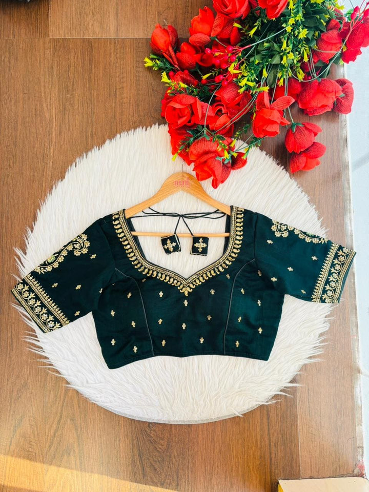 Sparkling Eyes-Designer Blouse