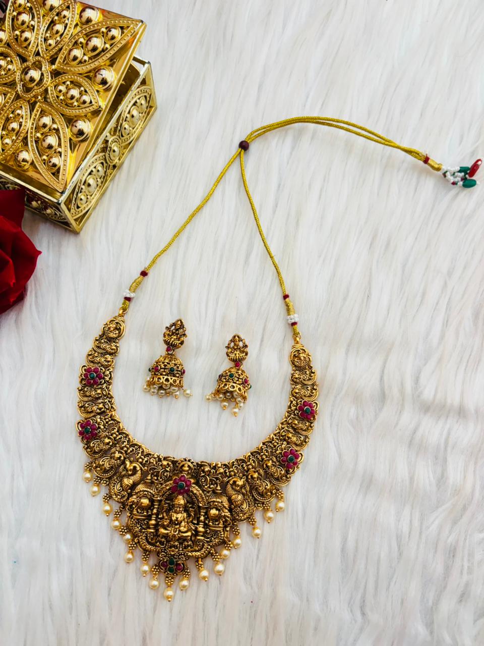 Thirumagal- South Indian Temple Jewellery Set