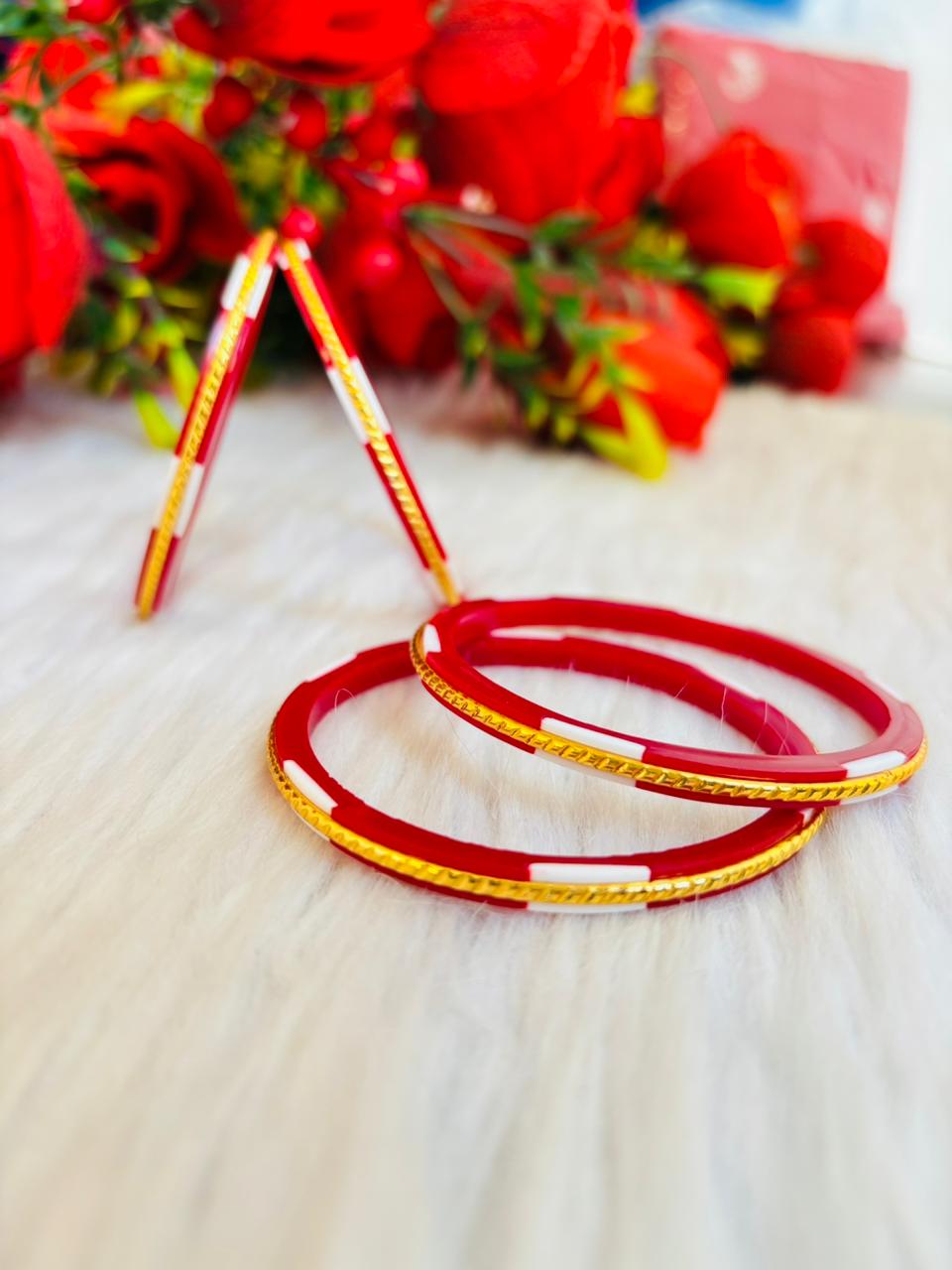 Elegant red and white-Gold Plated Bangles set