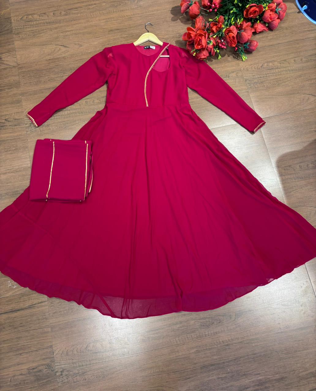 Queen Rosabella Gown Set
