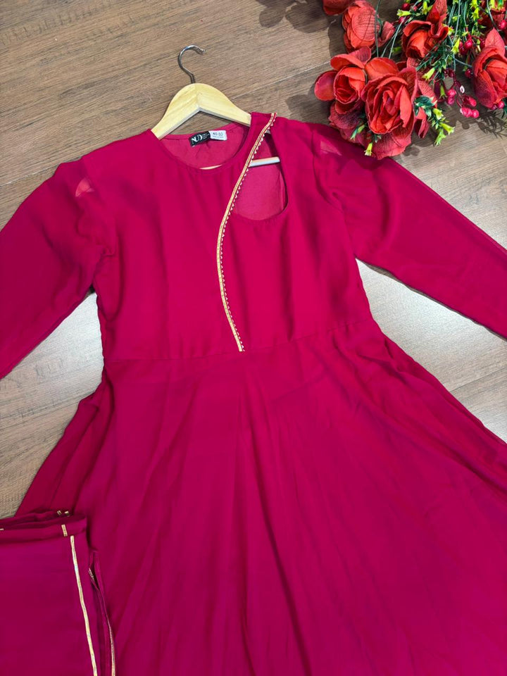 Queen Rosabella Gown Set