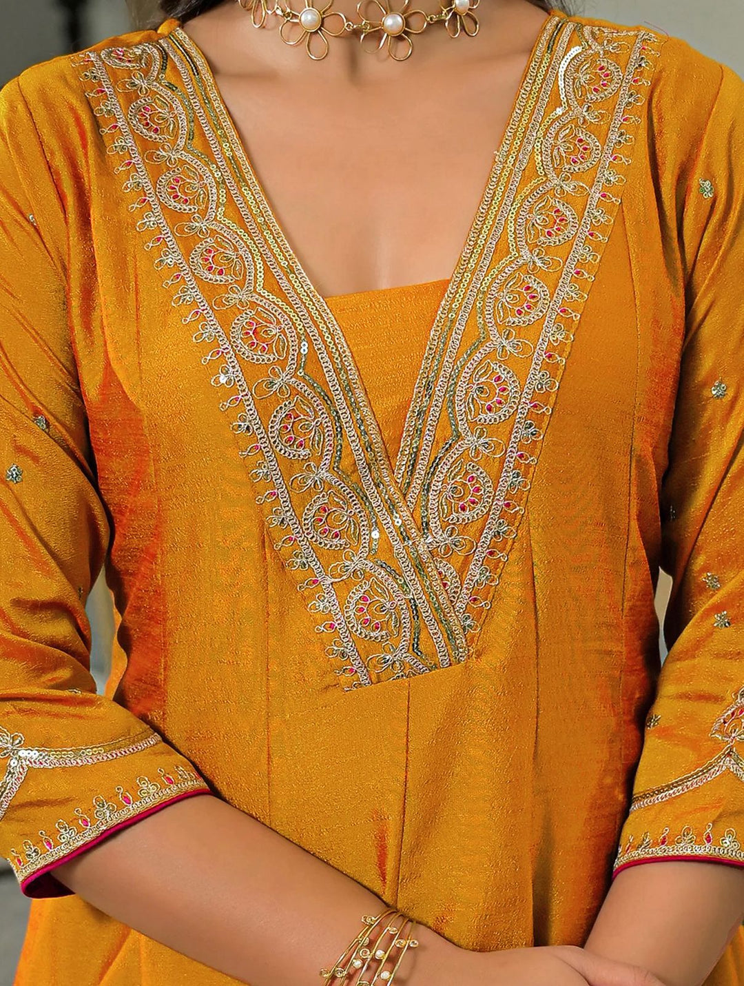 Great For Festive Vichhitra Silk Kurti Set
