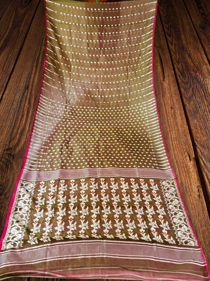 Moner Alo-Bengal Jamdani Saree (Moss Green With Pink)