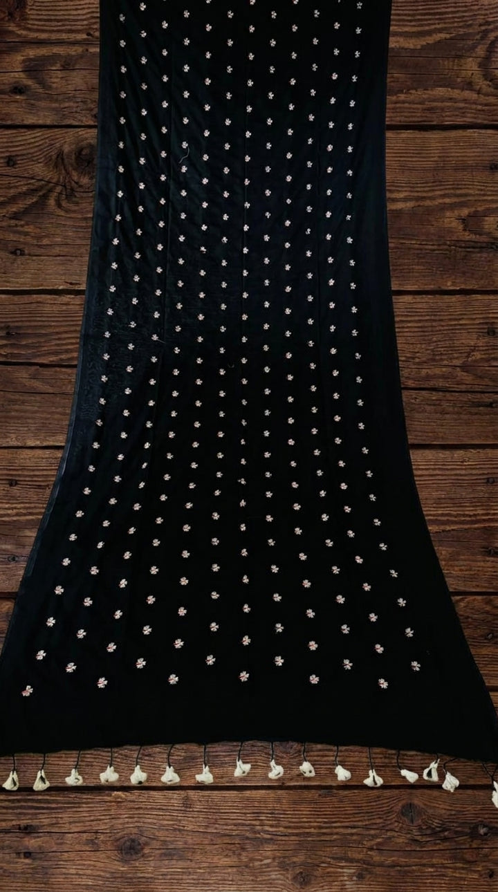 Bengal Shiuli(Jasmine) khadi Saree In Black