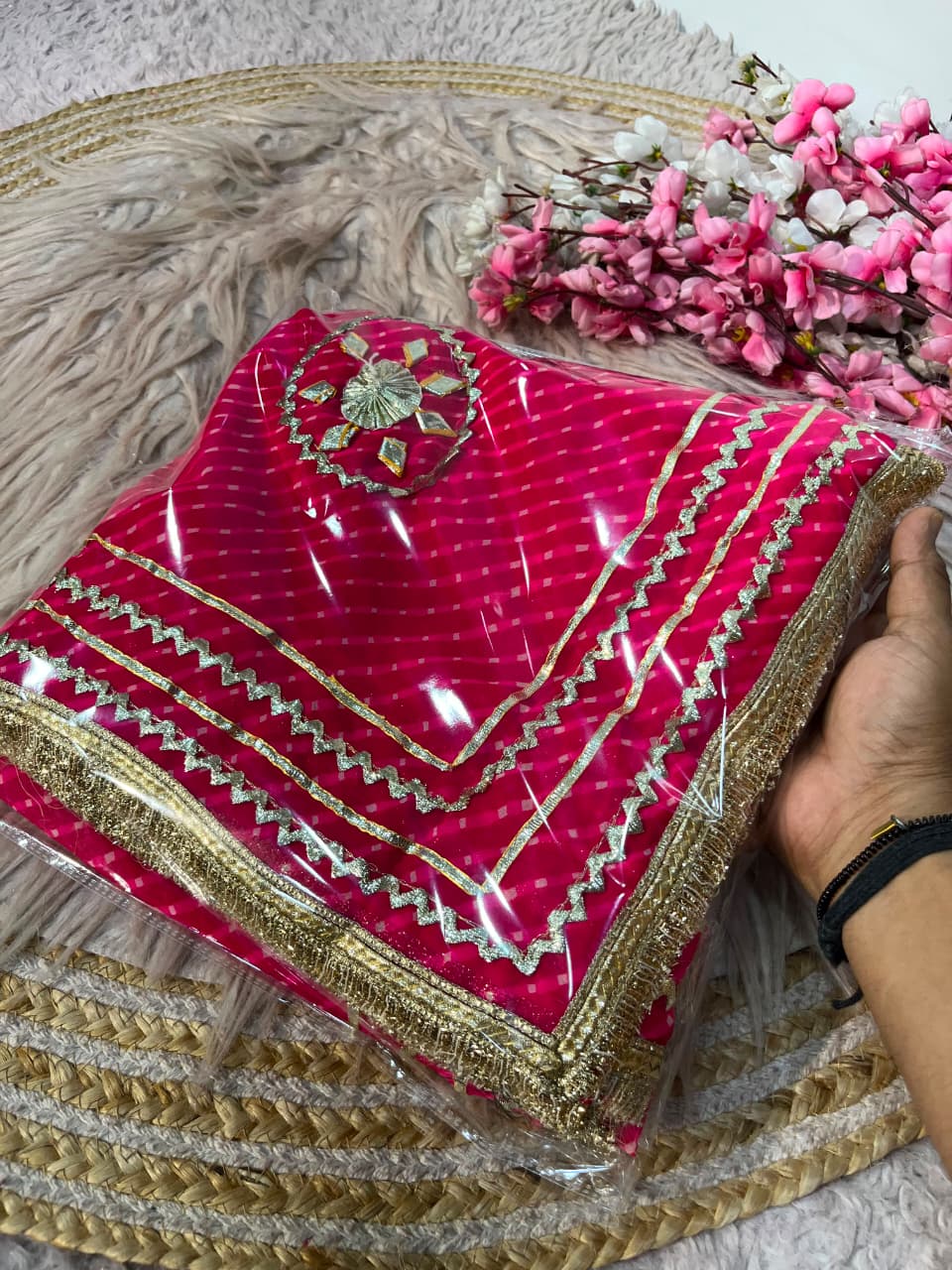 Mon Amaar Gulnaar Kaccha Gota Patti Saree