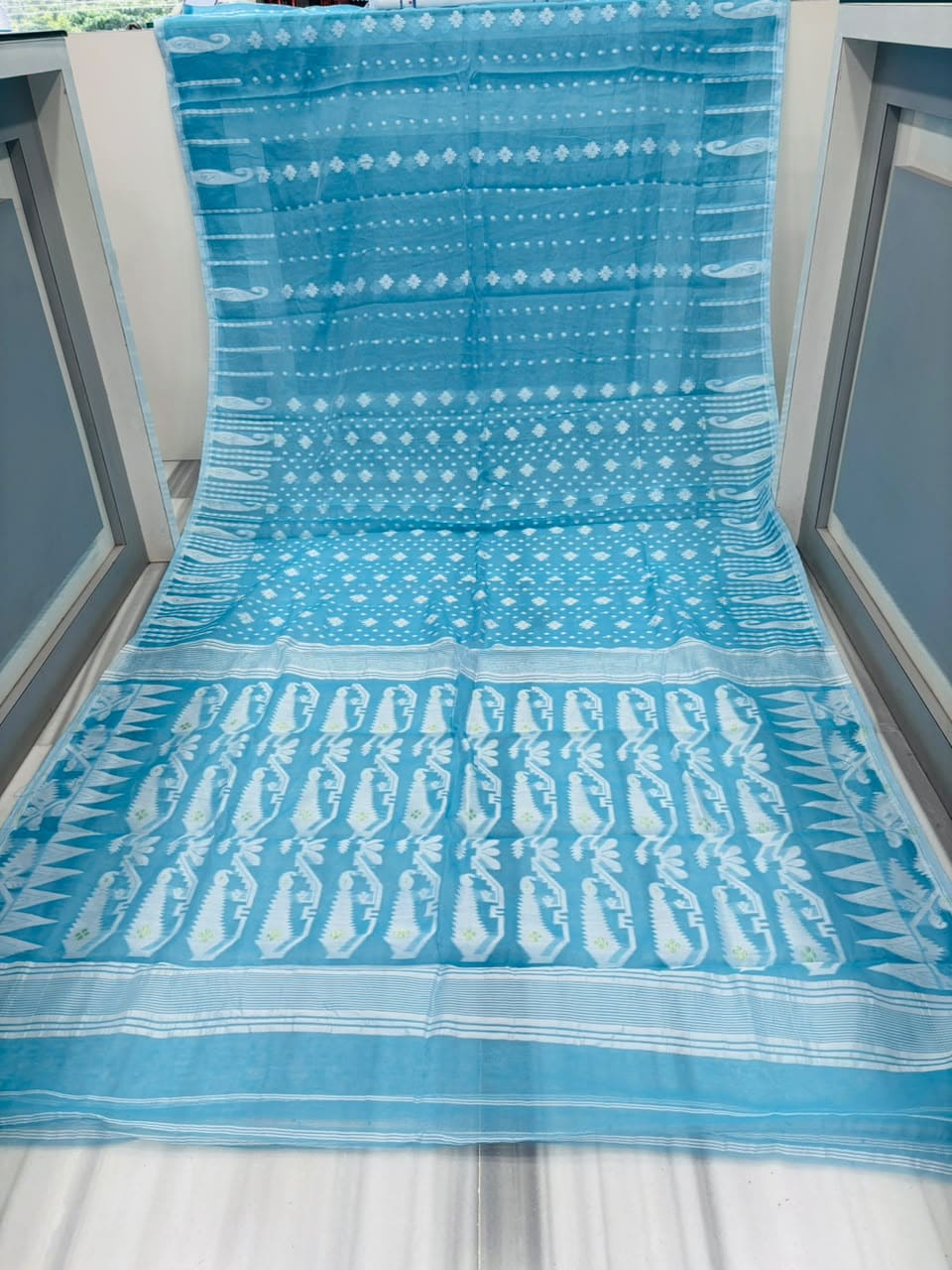 Moner Alo-Bengal Jamdani Saree (Light Sky)