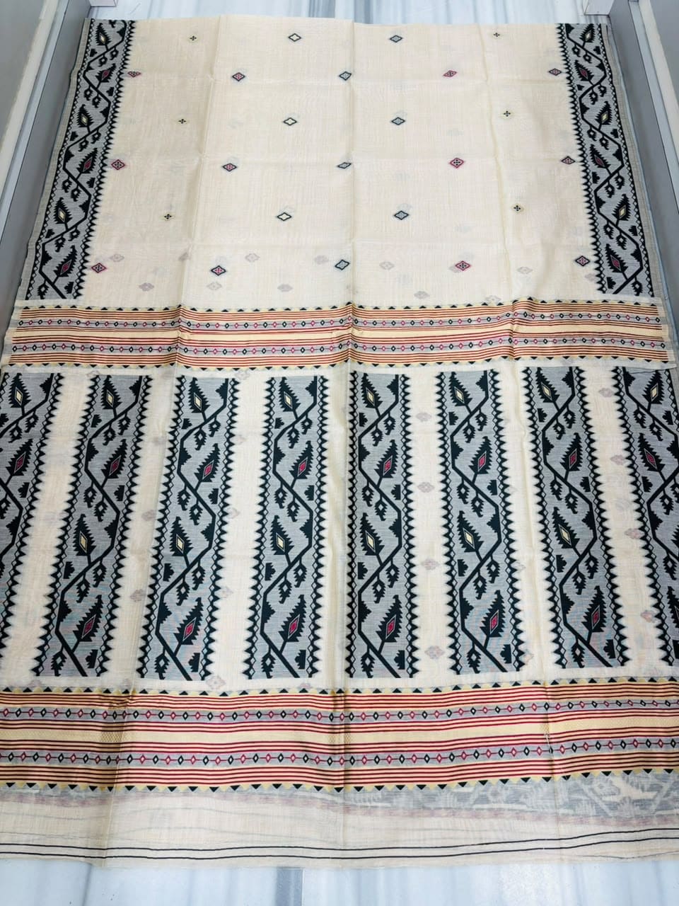 Lines of Artistry Premium Semi Tussar Silk Saree