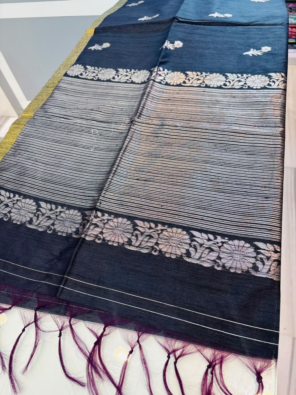 Old Meets New Vogue – Dupian Matka Semi Silk Saree (Dual-tone)