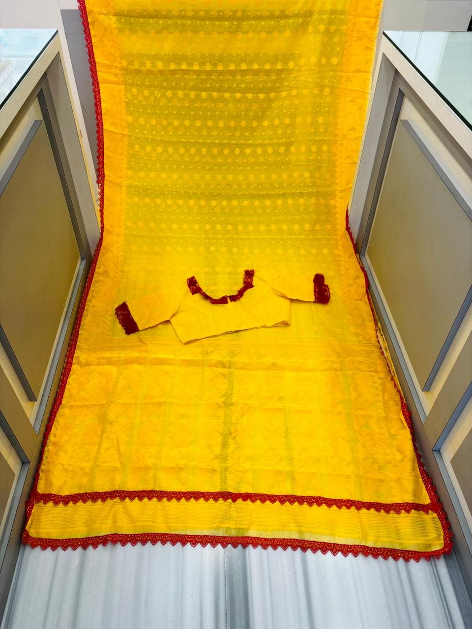 Aradhana Bengal Jamdani Saree with Blouse (Combo)