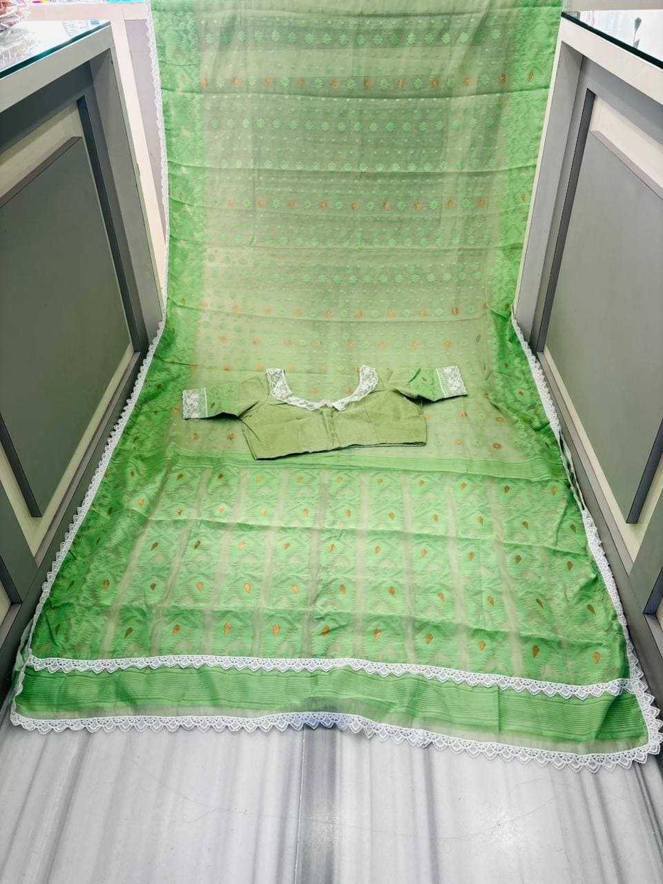 Aradhana Bengal Jamdani Saree with Blouse (Combo)