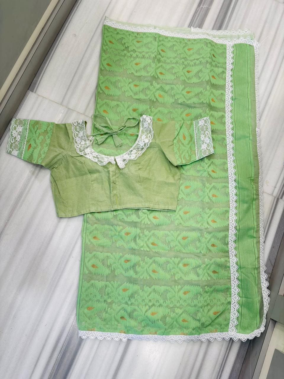 Aradhana Bengal Jamdani Saree with Blouse (Combo)