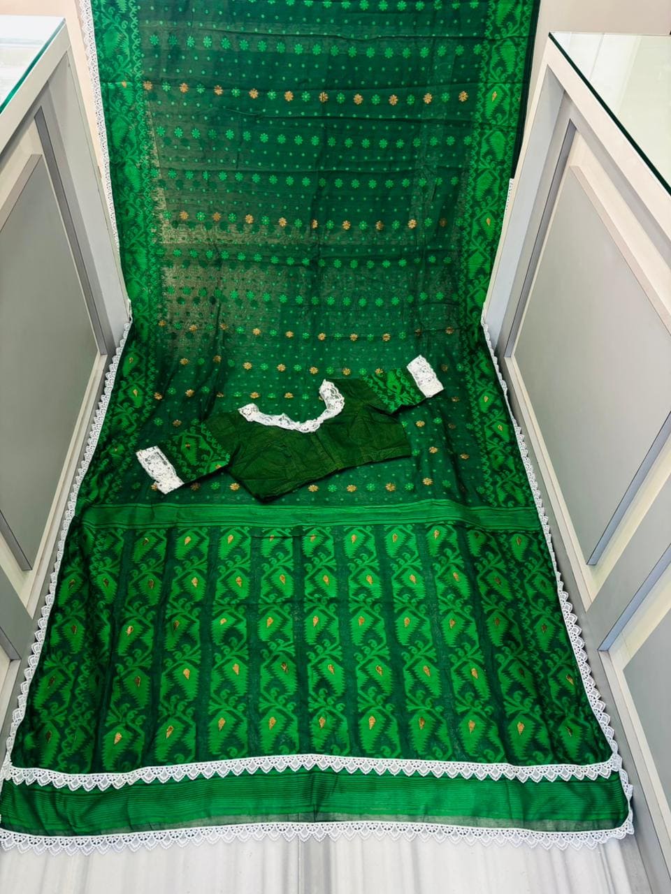 Aradhana Bengal Jamdani Saree with Blouse (Combo)
