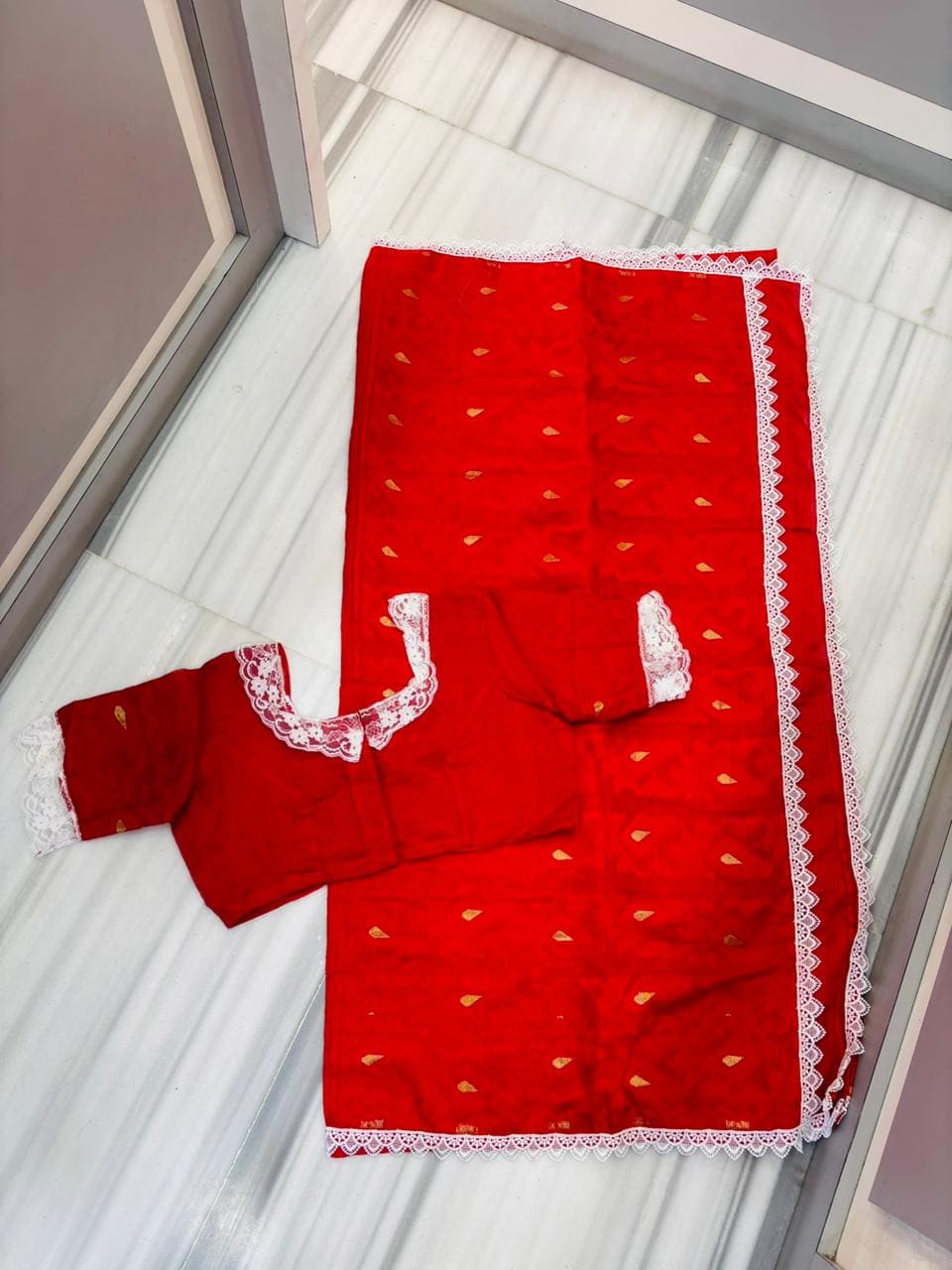 Aradhana Bengal Jamdani Saree with Blouse (Combo)