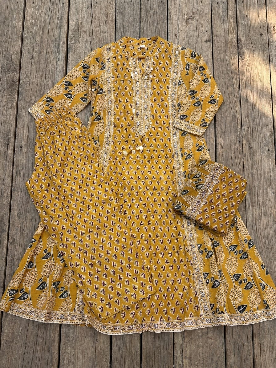 Aavira Ethnic - Cotton Kurti Set