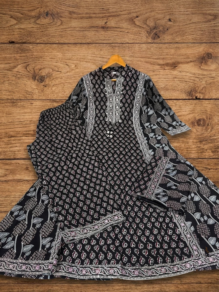 Aavira Ethnic - Cotton Kurti Set