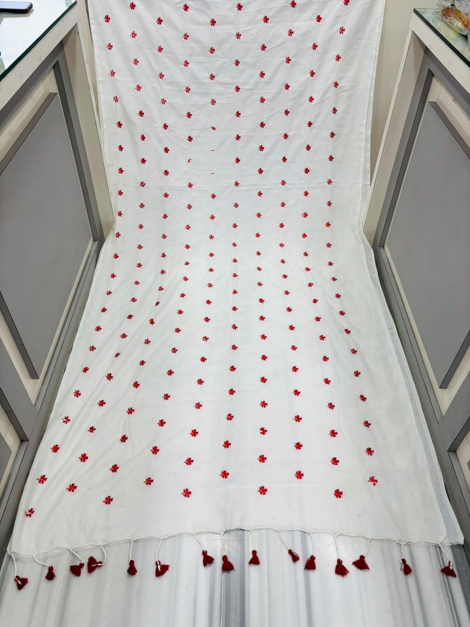 Kheya - Shiuli(Jasmine) Embroidered khadi Saree