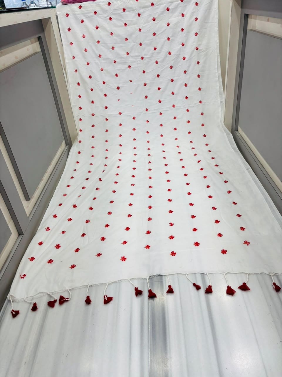 Kheya - Shiuli(Jasmine) Embroidered khadi Saree