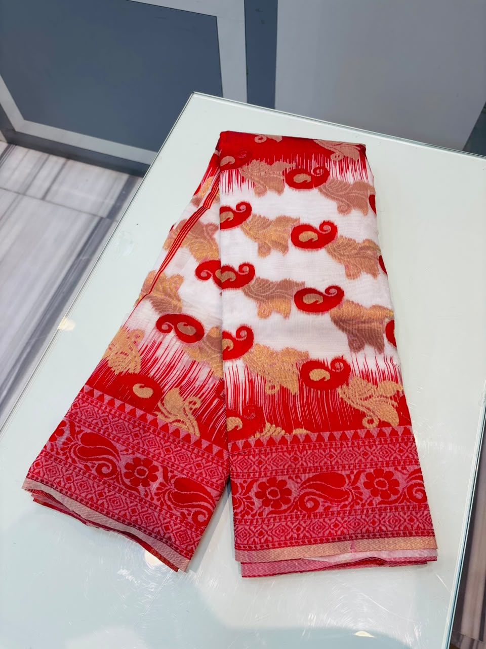 Rajonigandha Bengal Jamdani Saree
