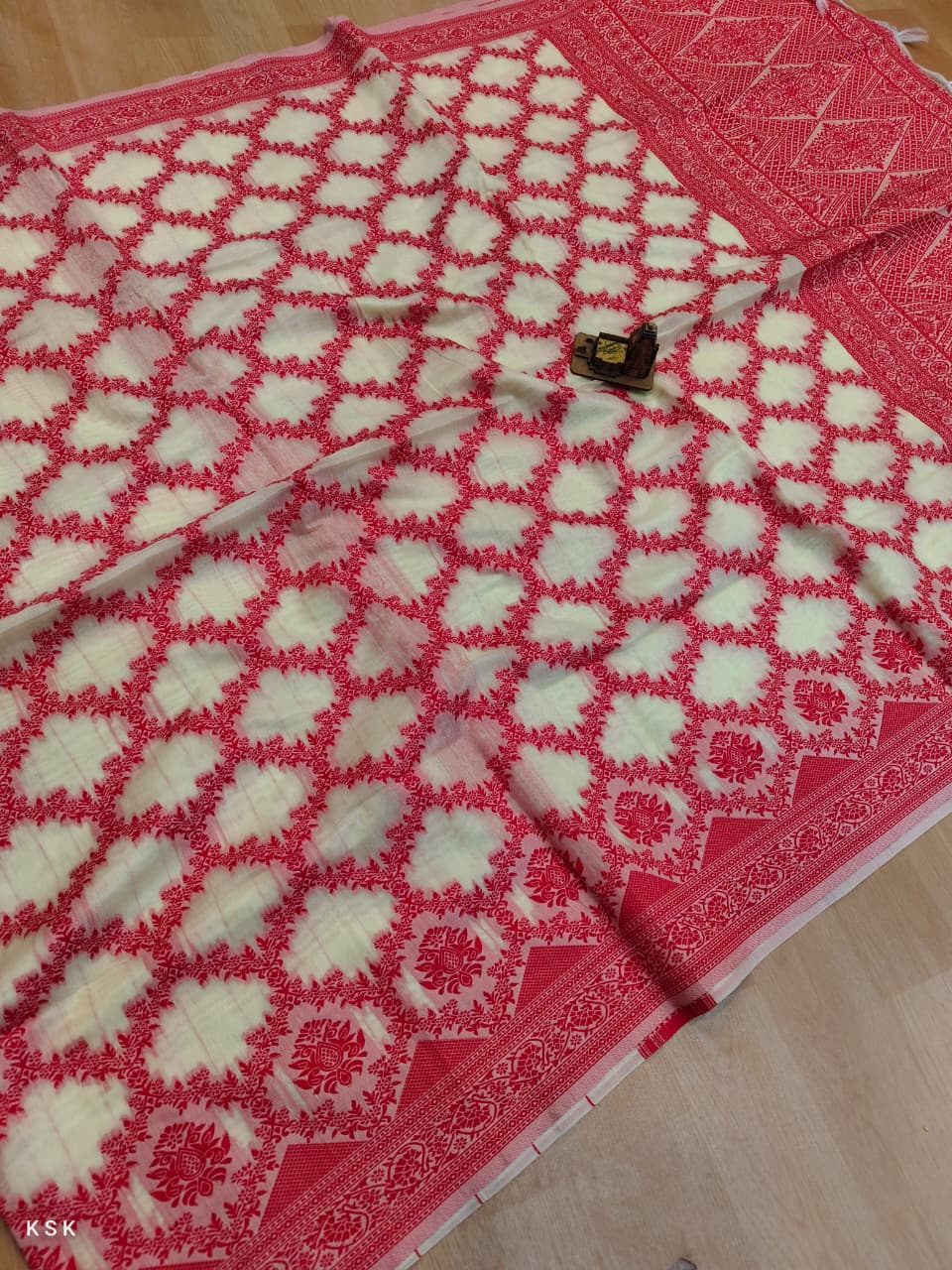 Tantushree – Semi Tussar Silk Jamdani Saree ✨