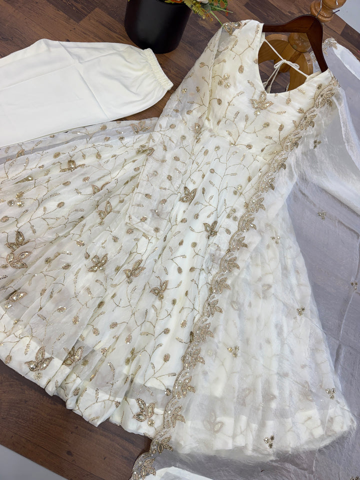 Pearl of Grace – Fendy Silk Embroidered Gown Set