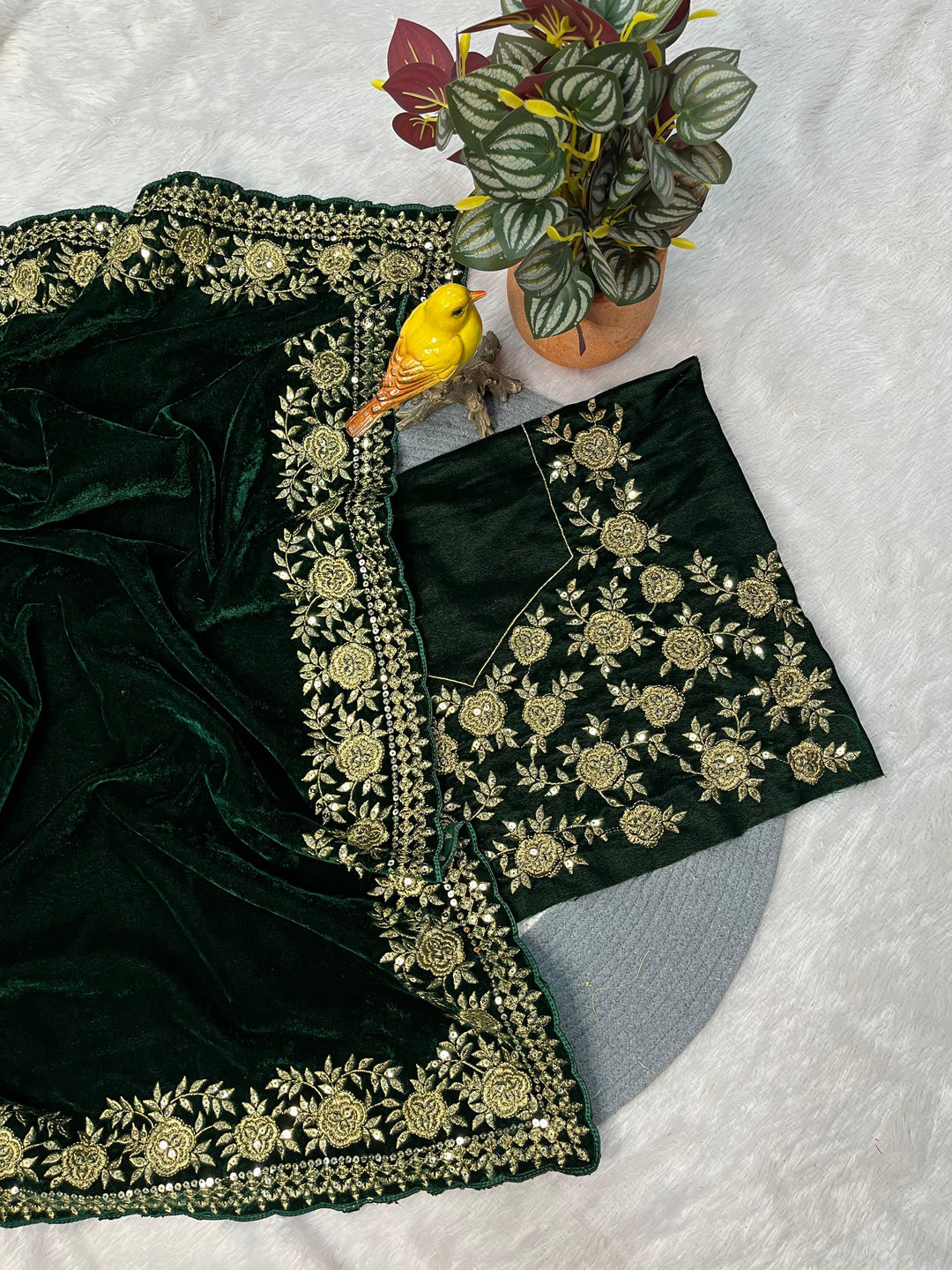 Silence of Luxury Viscose Velvet Sequin Embroidered Saree