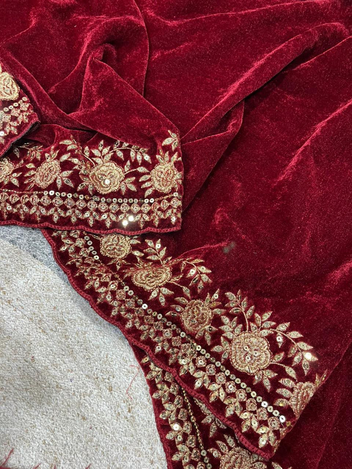 Silence of Luxury Viscose Velvet Sequin Embroidered Saree