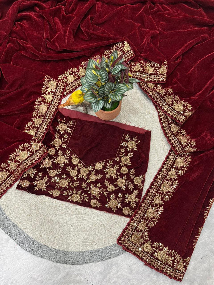 Silence of Luxury Viscose Velvet Sequin Embroidered Saree