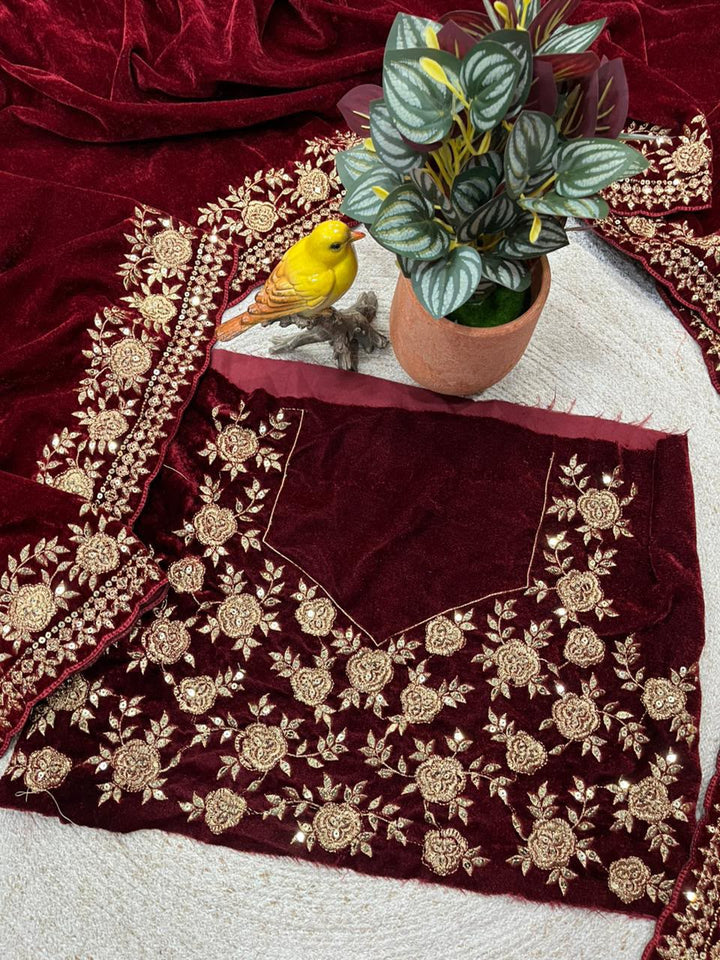 Silence of Luxury Viscose Velvet Sequin Embroidered Saree