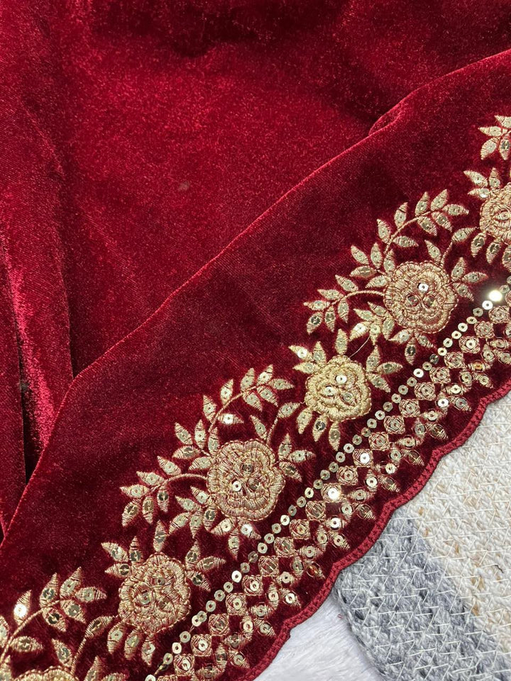 Silence of Luxury Viscose Velvet Sequin Embroidered Saree