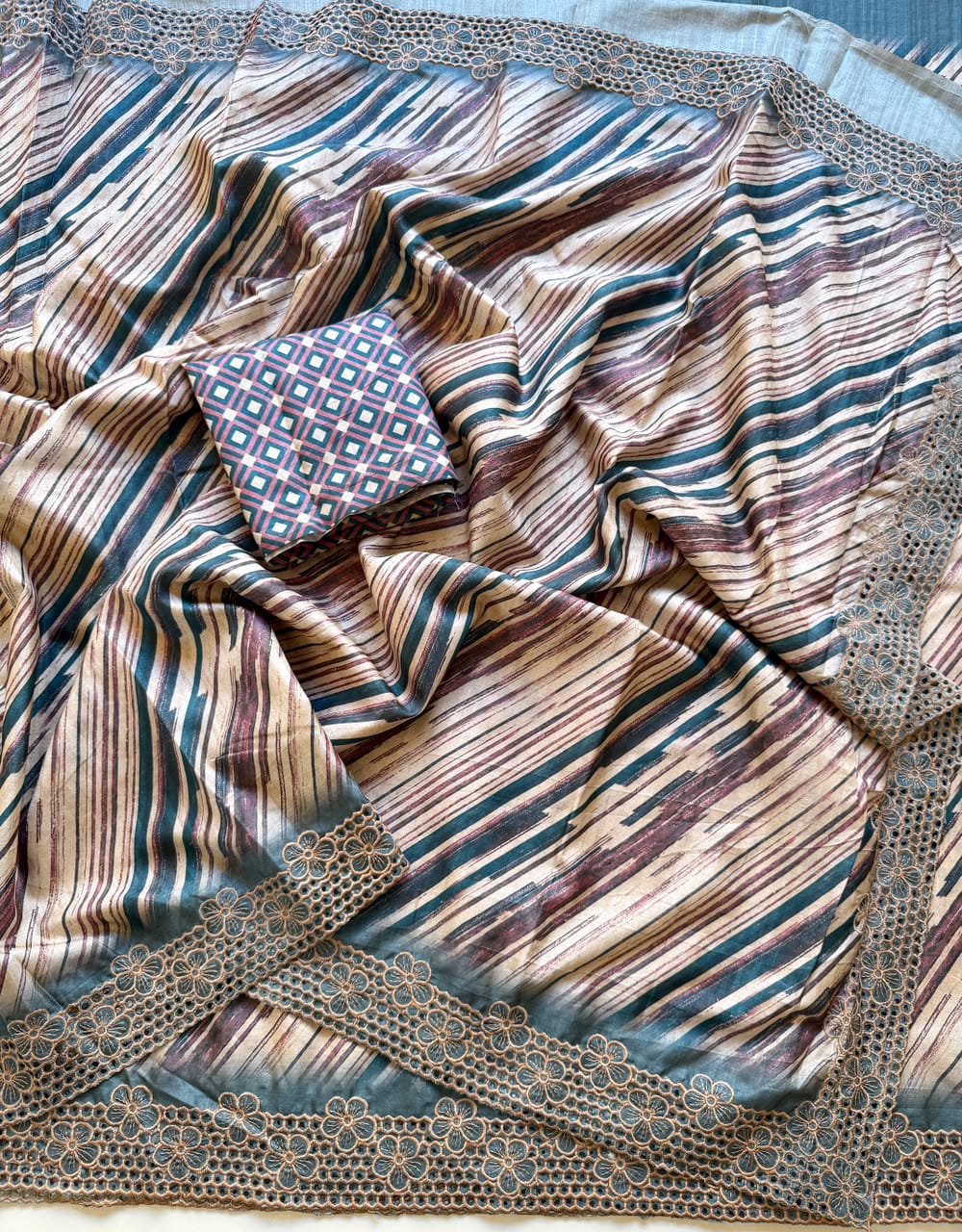 Silken Bloom Tussar Silk Saree( Semi )