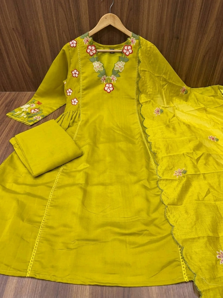Mystic Aura Chanderi Silk Kurti Set