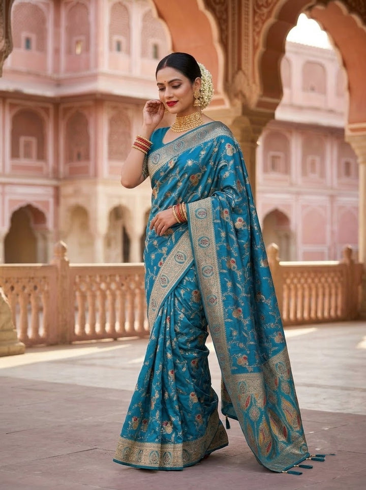 Trendsetting Aura(Satin Silk Saree)