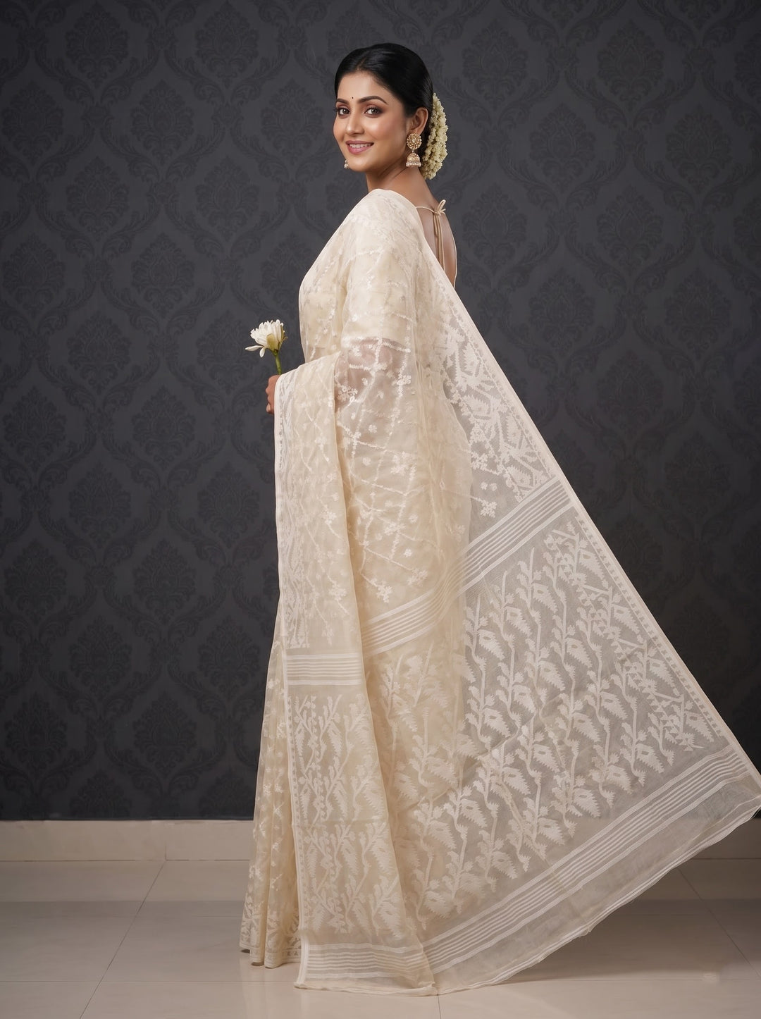 Taantika Karat Dhakai Jamdani Saree