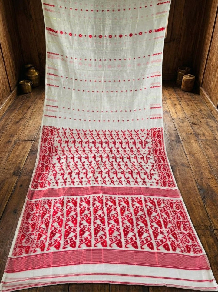 Shatarupa Bengal Jamdani Saree (White And Red)