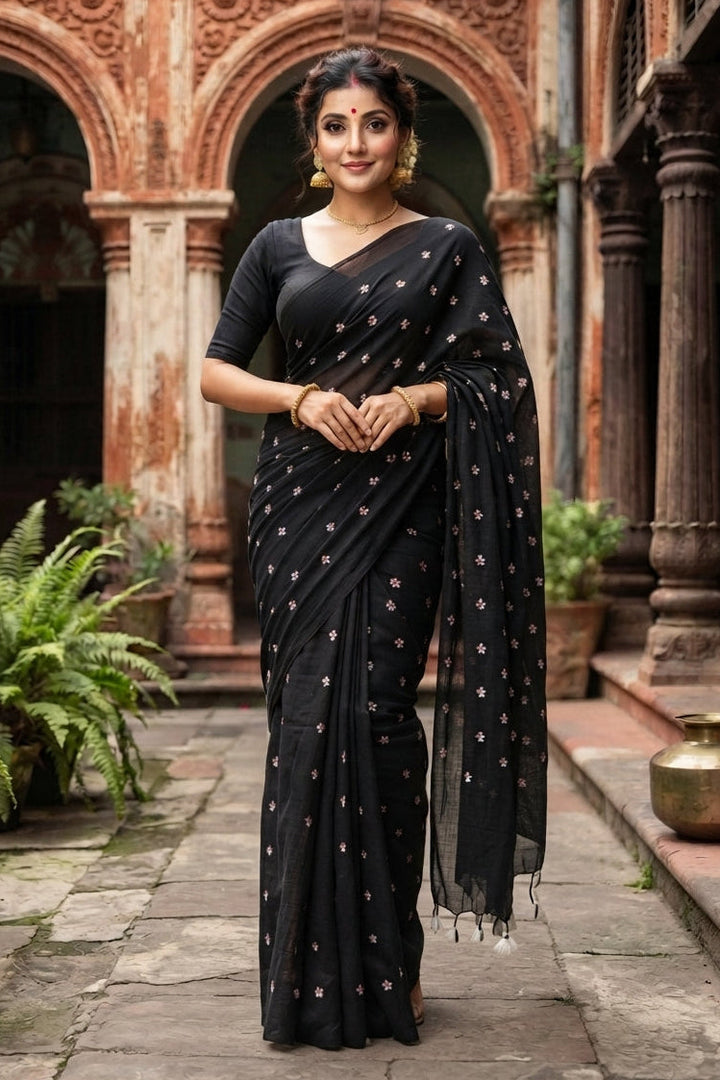 Bengal Shiuli(Jasmine) khadi Saree In Black