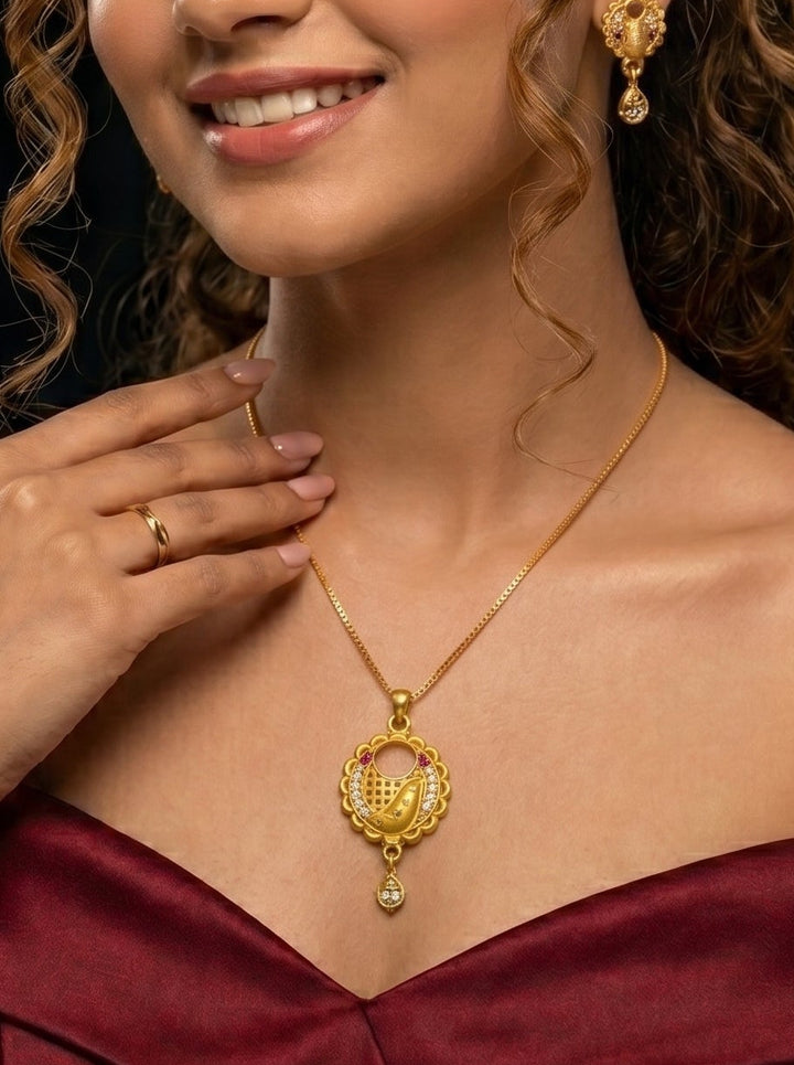 Premium Gold Chain And Pendant Set
